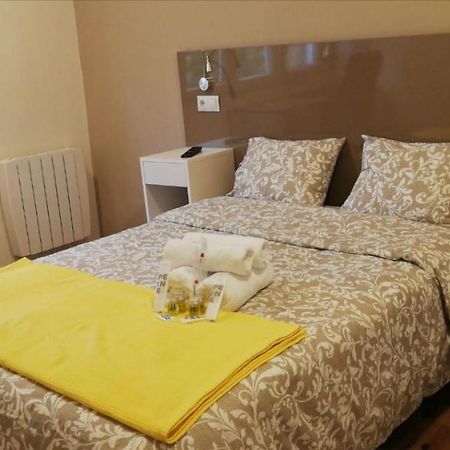 Residencia Compostela 2 Bed & Breakfast Santiago de Compostela Bagian luar foto